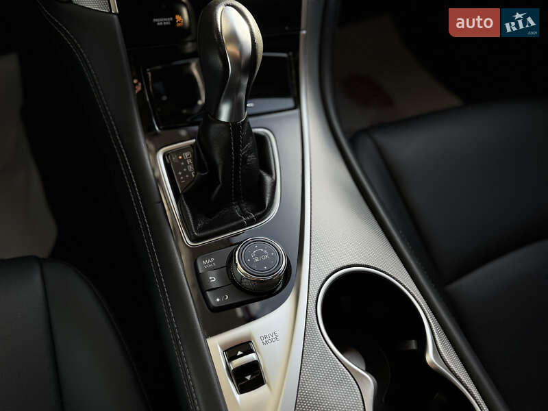 Седан Infiniti Q50 2017 в Киеве