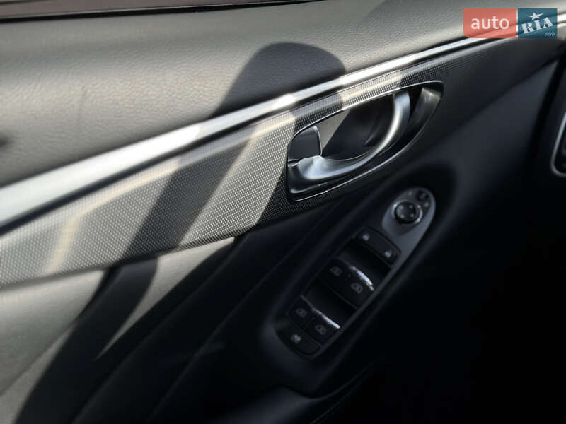 Седан Infiniti Q50 2017 в Киеве