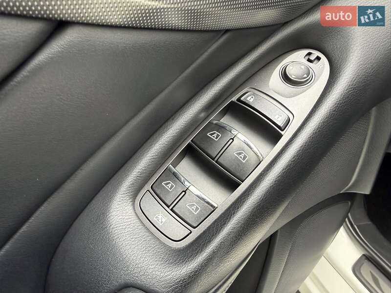 Седан Infiniti Q50 2018 в Киеве фото 10 Седан Infiniti Q50 2018 в Киеве