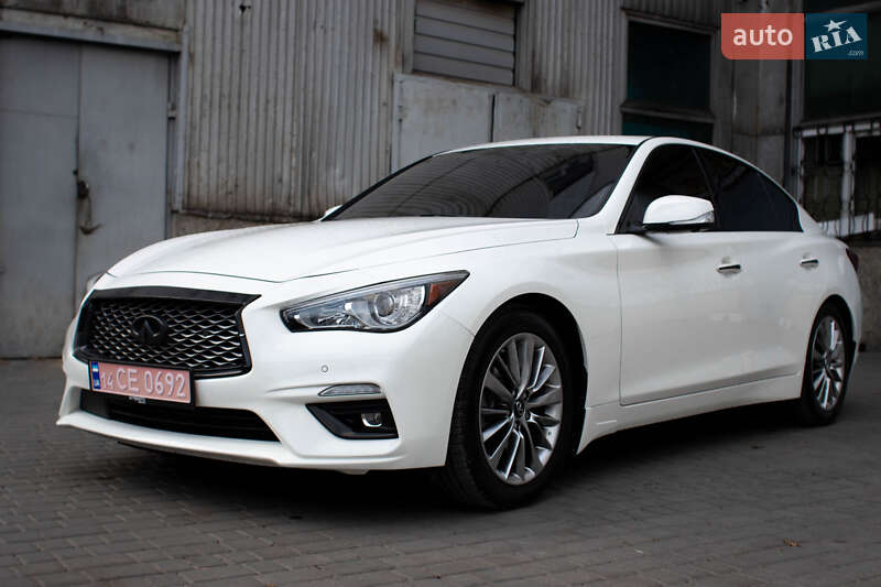 Седан Infiniti Q50 2020 в Львове