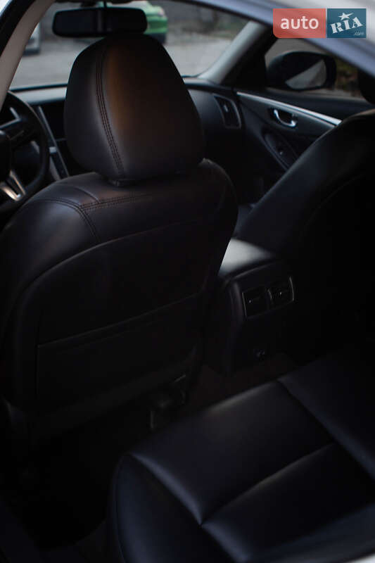 Седан Infiniti Q50 2020 в Львове