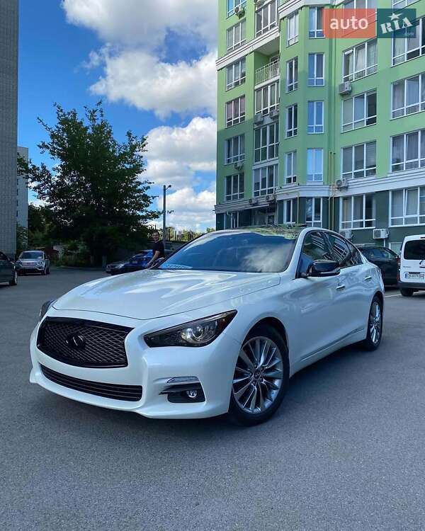 Седан Infiniti Q50 2017 в Львове фото Седан Infiniti Q50 2017 в Львове