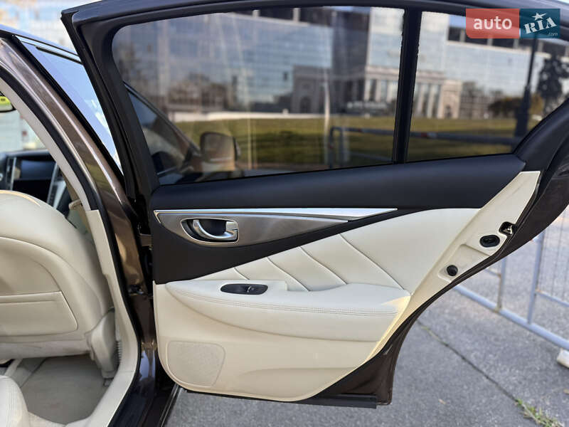 Седан Infiniti Q50 2016 в Одесі