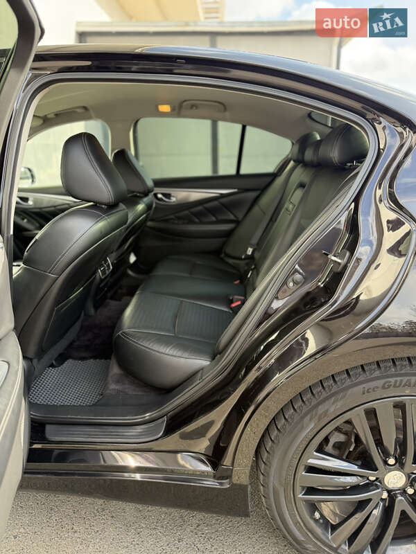 Седан Infiniti Q50 2014 в Одессе