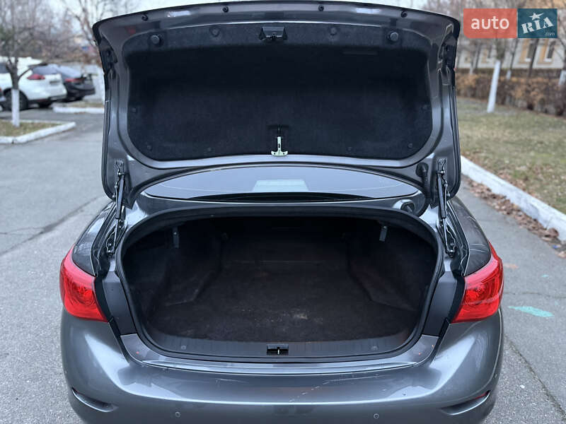 Седан Infiniti Q50 2016 в Киеве