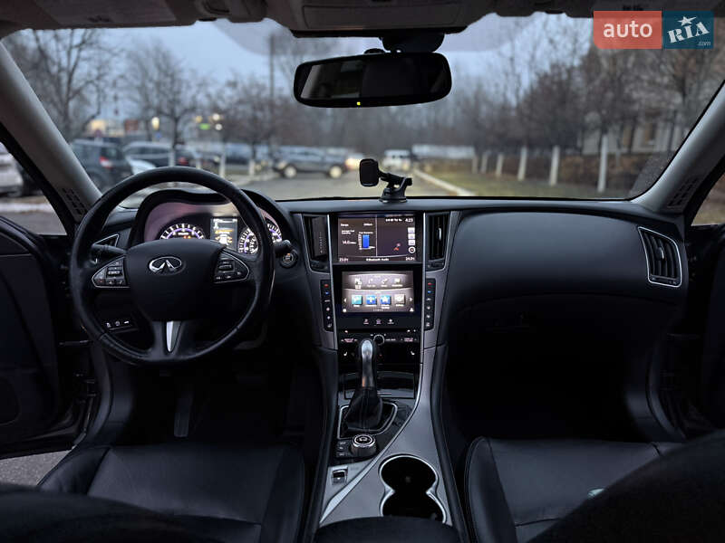 Седан Infiniti Q50 2016 в Киеве