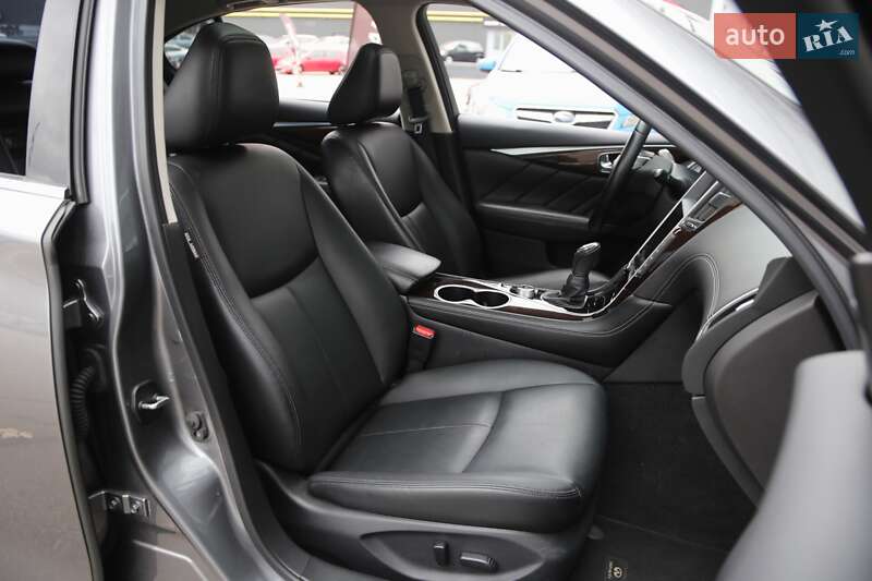 Седан Infiniti Q50 2017 в Киеве