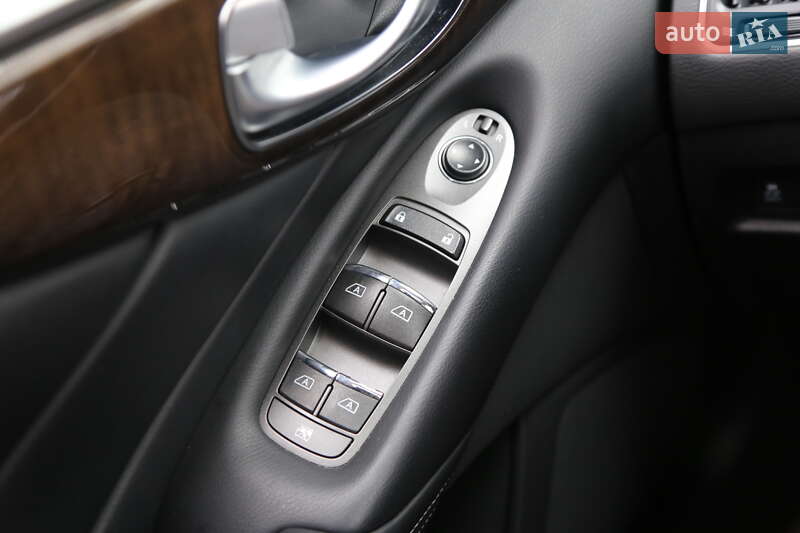 Седан Infiniti Q50 2017 в Киеве