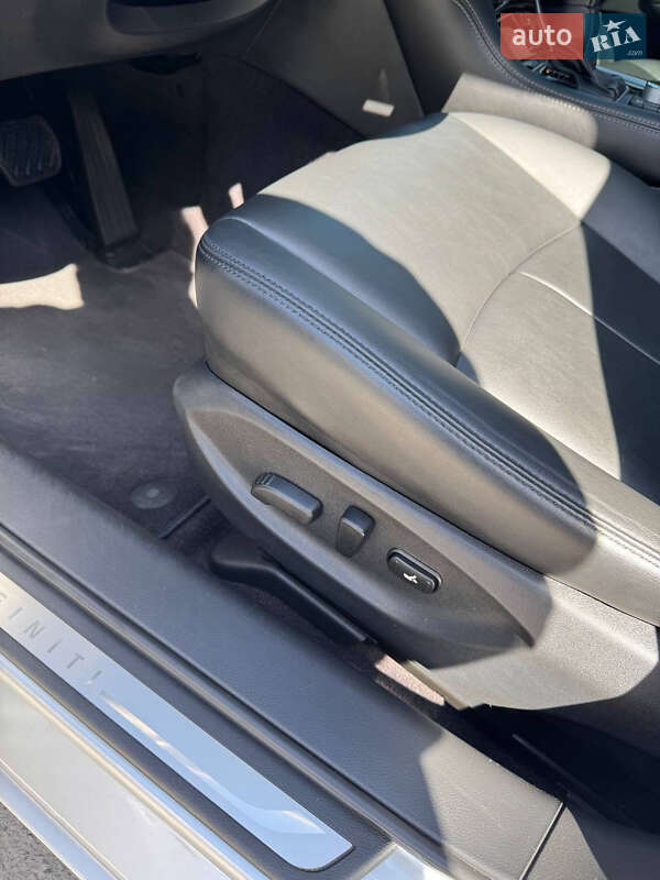 Седан Infiniti Q50 2017 в Ивано-Франковске