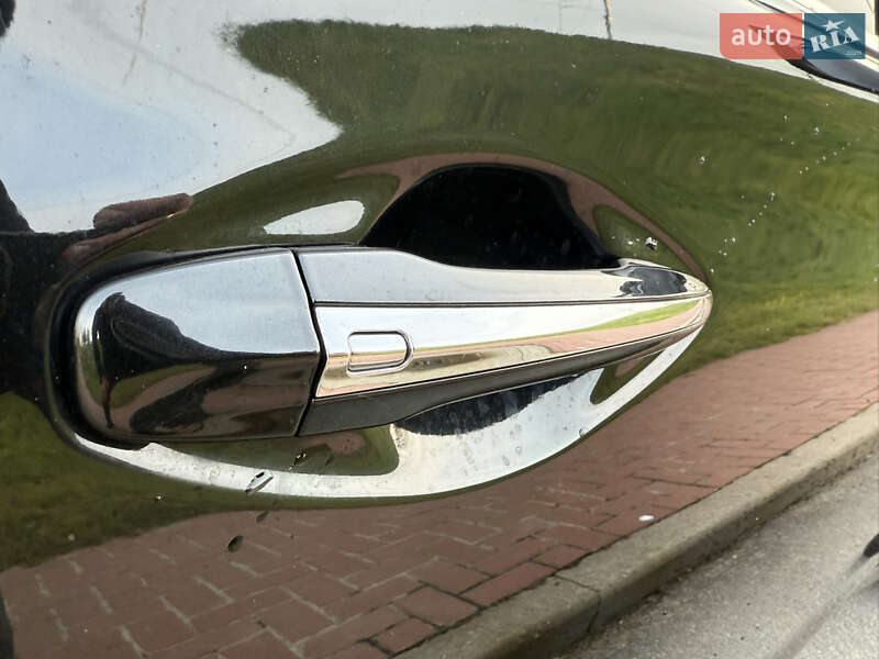 Седан Infiniti Q50 2016 в Киеве