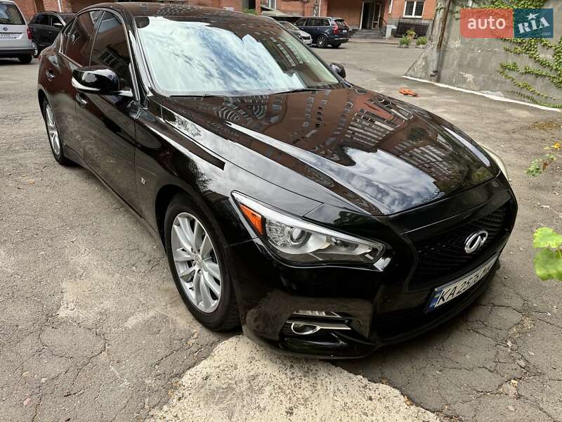 Седан Infiniti Q50 2015 в Києві