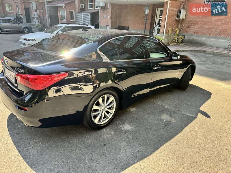 Седан Infiniti Q50 2015 в Києві