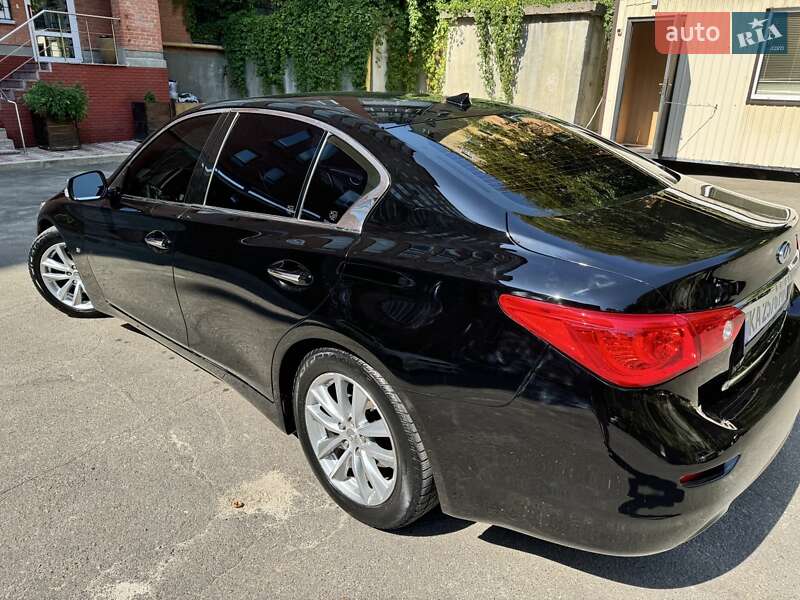 Седан Infiniti Q50 2015 в Києві
