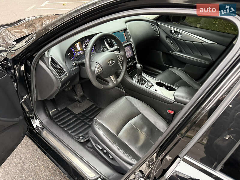 Седан Infiniti Q50 2014 в Киеве
