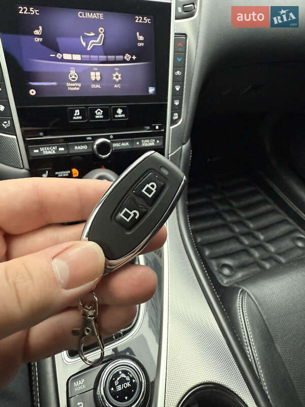 Седан Infiniti Q50 2014 в Киеве