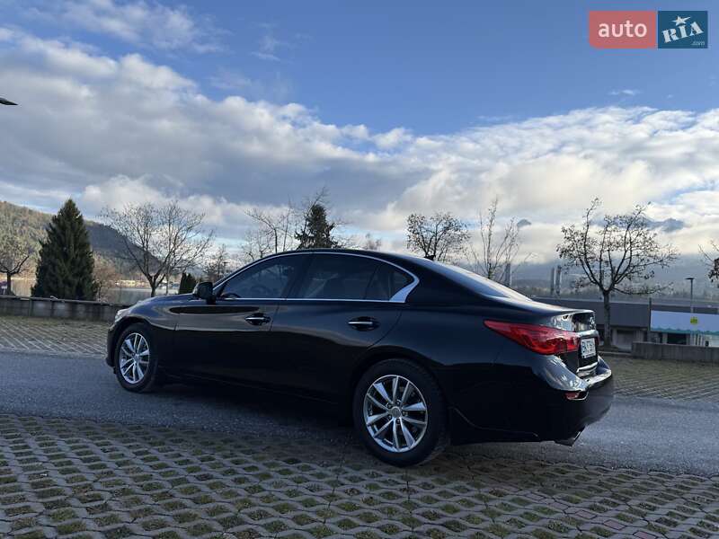 Седан Infiniti Q50 2016 в Киеве
