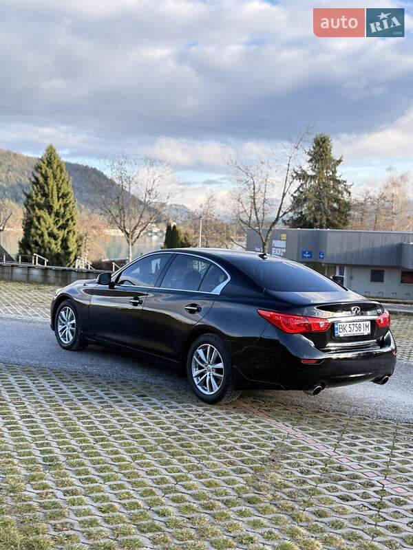 Седан Infiniti Q50 2016 в Киеве