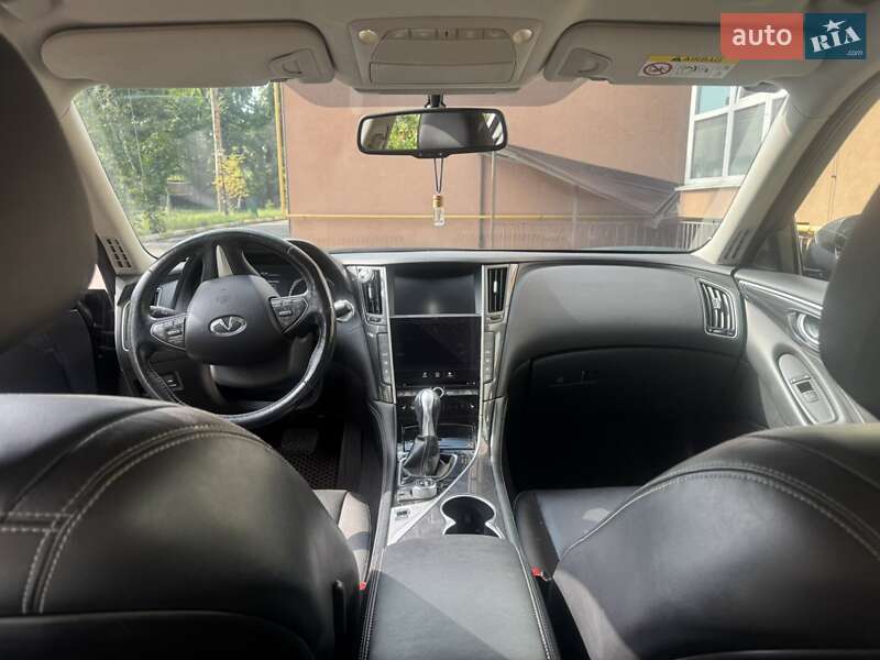 Седан Infiniti Q50 2017 в Киеве