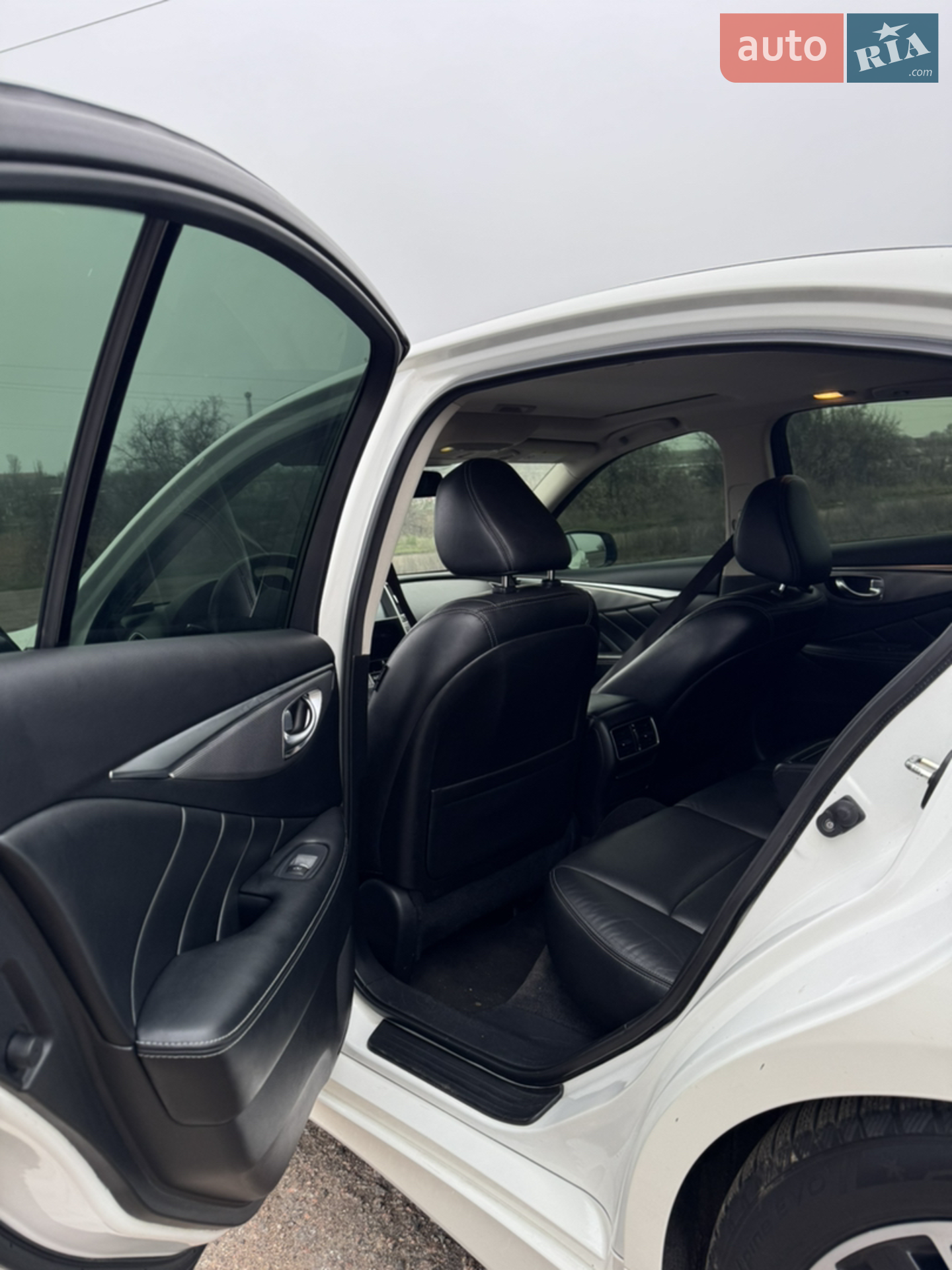 2015 Infiniti Q50 - мініатюра 10