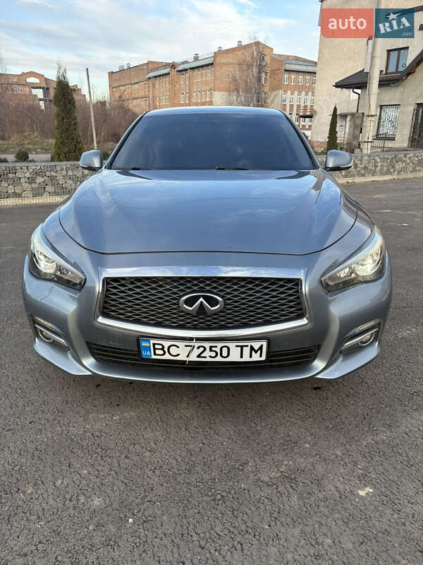 Infiniti Q50 2016