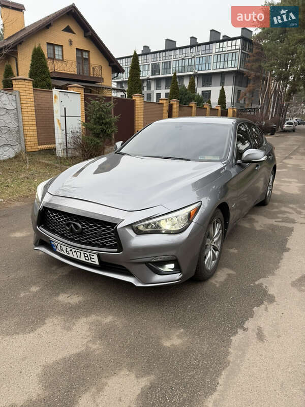 Седан Infiniti Q50 2015 в Києві