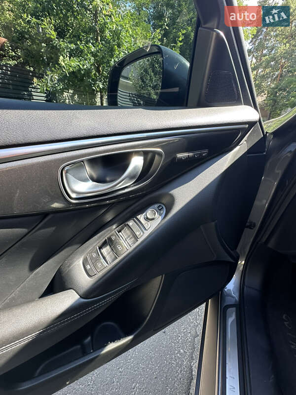 Седан Infiniti Q50 2015 в Києві