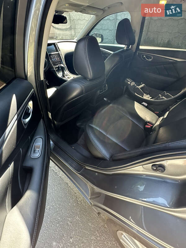 Седан Infiniti Q50 2015 в Києві