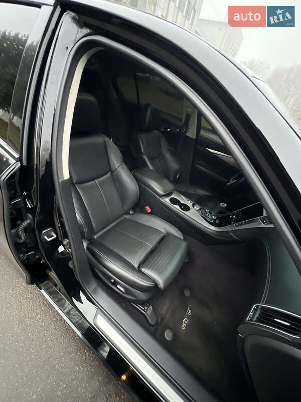 Седан Infiniti Q50 2018 в Житомирі