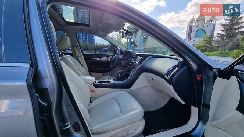 Седан Infiniti Q50 2016 в Києві