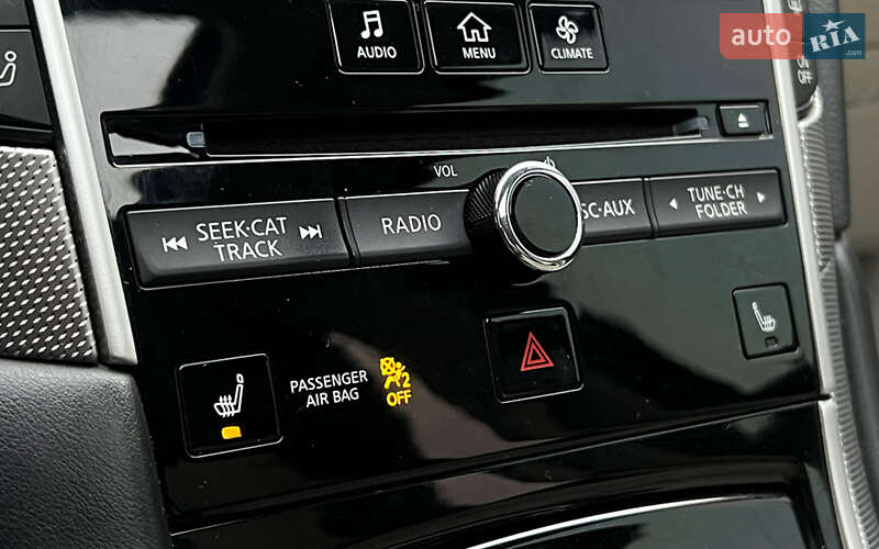 Седан Infiniti Q50 2017 в Львові