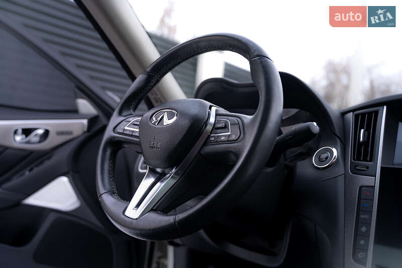 Седан Infiniti Q50 2018 в Полтаве