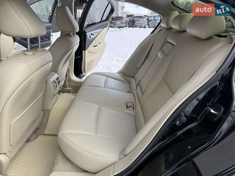 Седан Infiniti Q50 2017 в Киеве