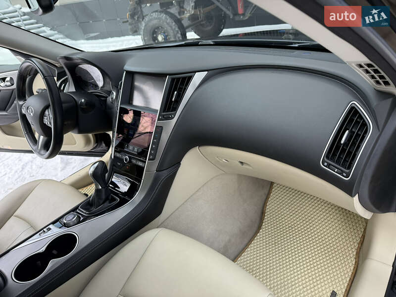Седан Infiniti Q50 2017 в Киеве