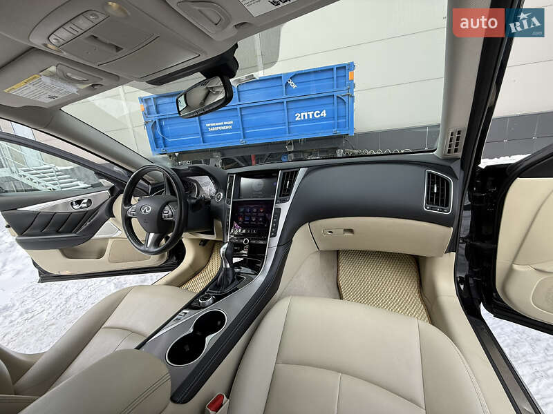 Седан Infiniti Q50 2017 в Киеве