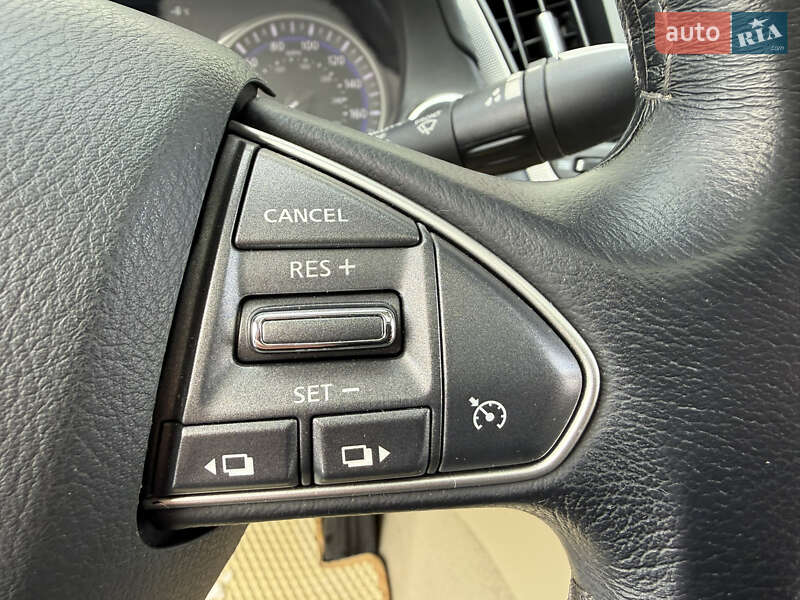 Седан Infiniti Q50 2017 в Киеве