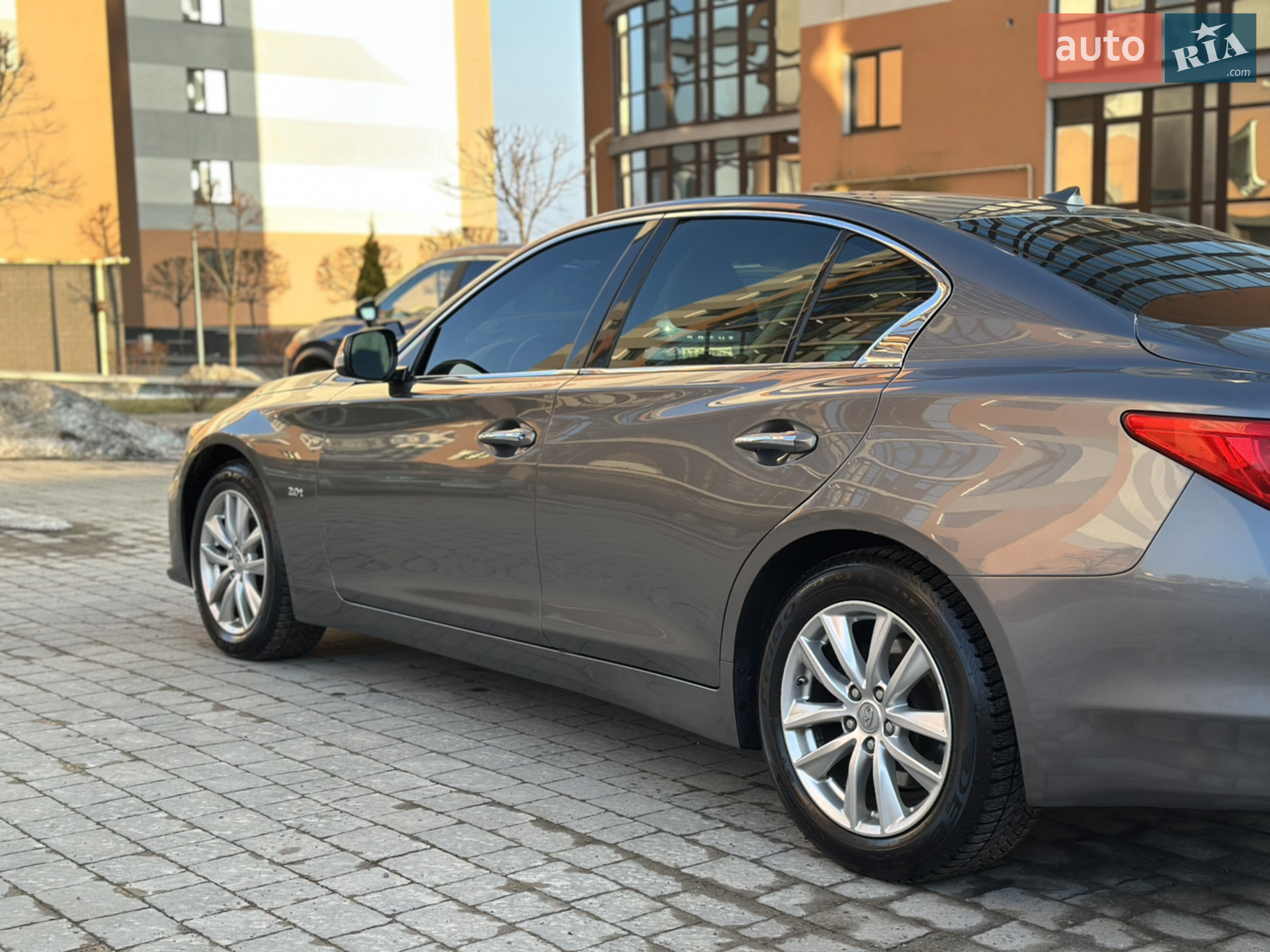 2015 Infiniti Q50 - мініатюра 12