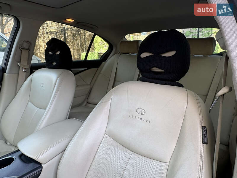 Седан Infiniti Q50 2014 в Киеве