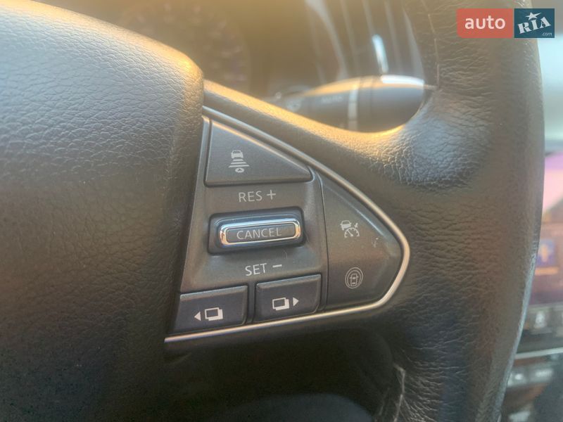 Седан Infiniti Q50 2016 в Одессе