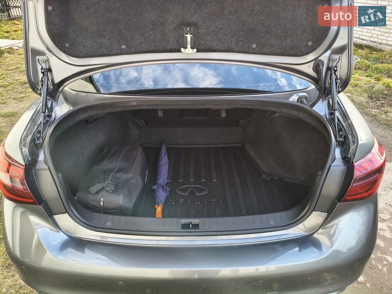 Седан Infiniti Q50 2020 в Львове