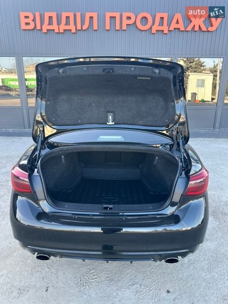 Седан Infiniti Q50 2017 в Киеве