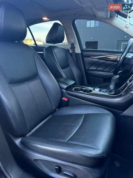 Седан Infiniti Q50 2017 в Киеве