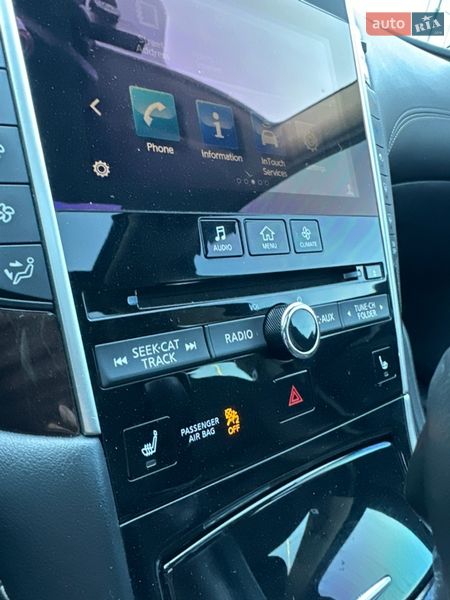 Седан Infiniti Q50 2017 в Киеве