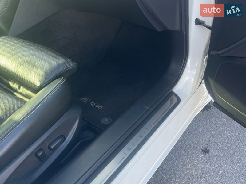 Седан Infiniti Q50 2017 в Киеве