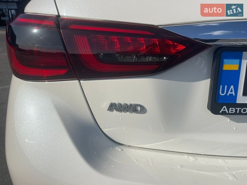 Седан Infiniti Q50 2017 в Киеве