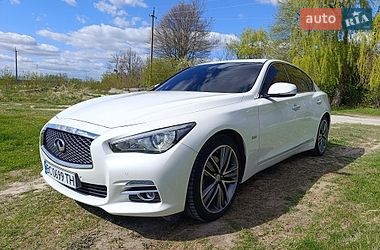 Седан Infiniti Q50 2015 в Львові