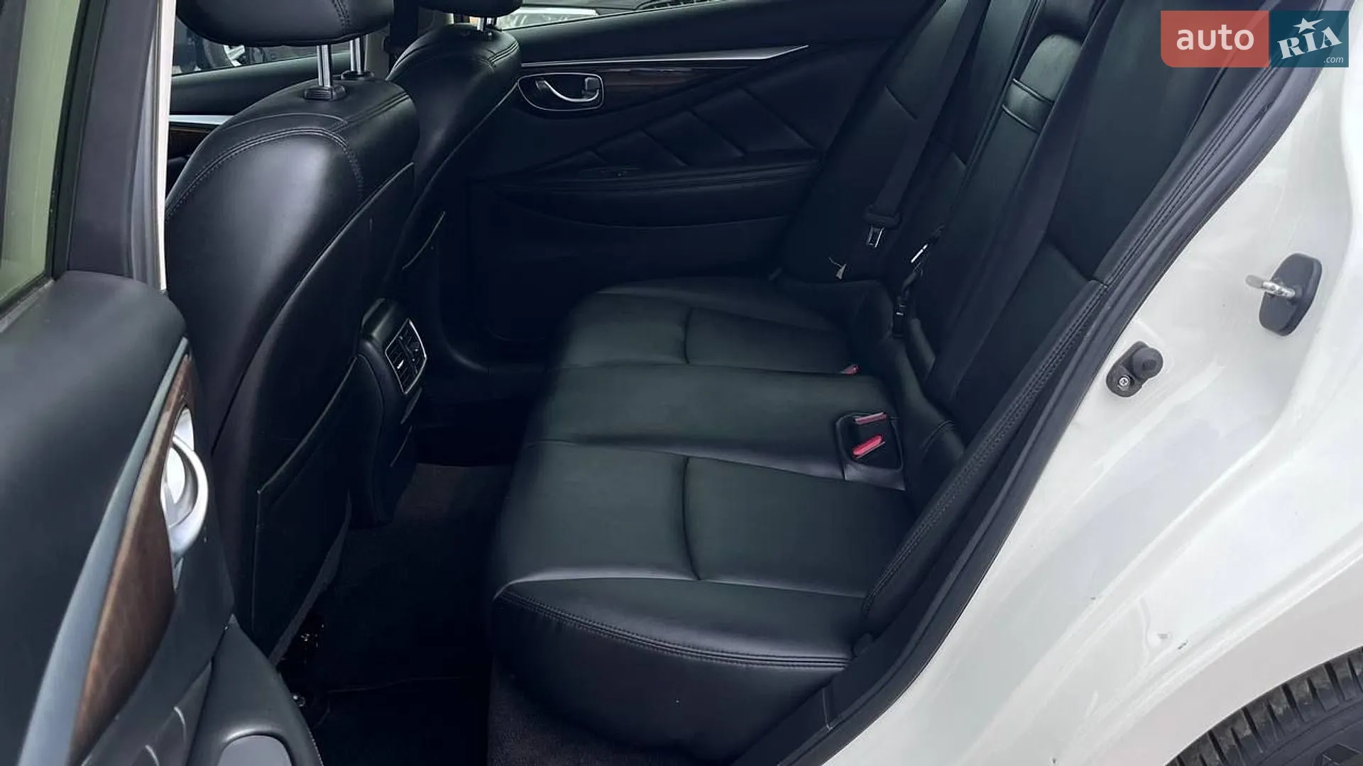 2017 Infiniti Q50 - мініатюра 13