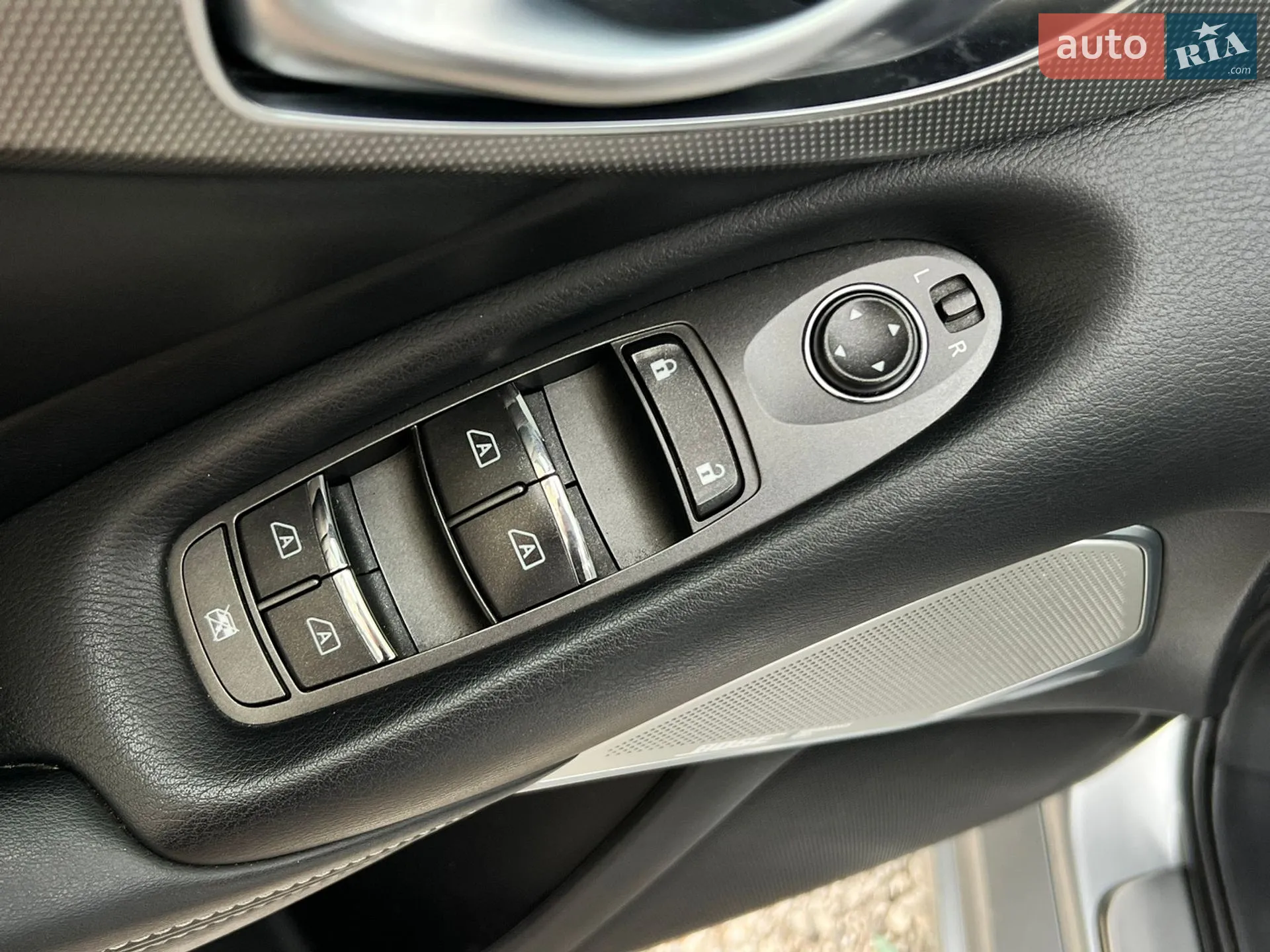 2016 Infiniti Q50 - мініатюра 13