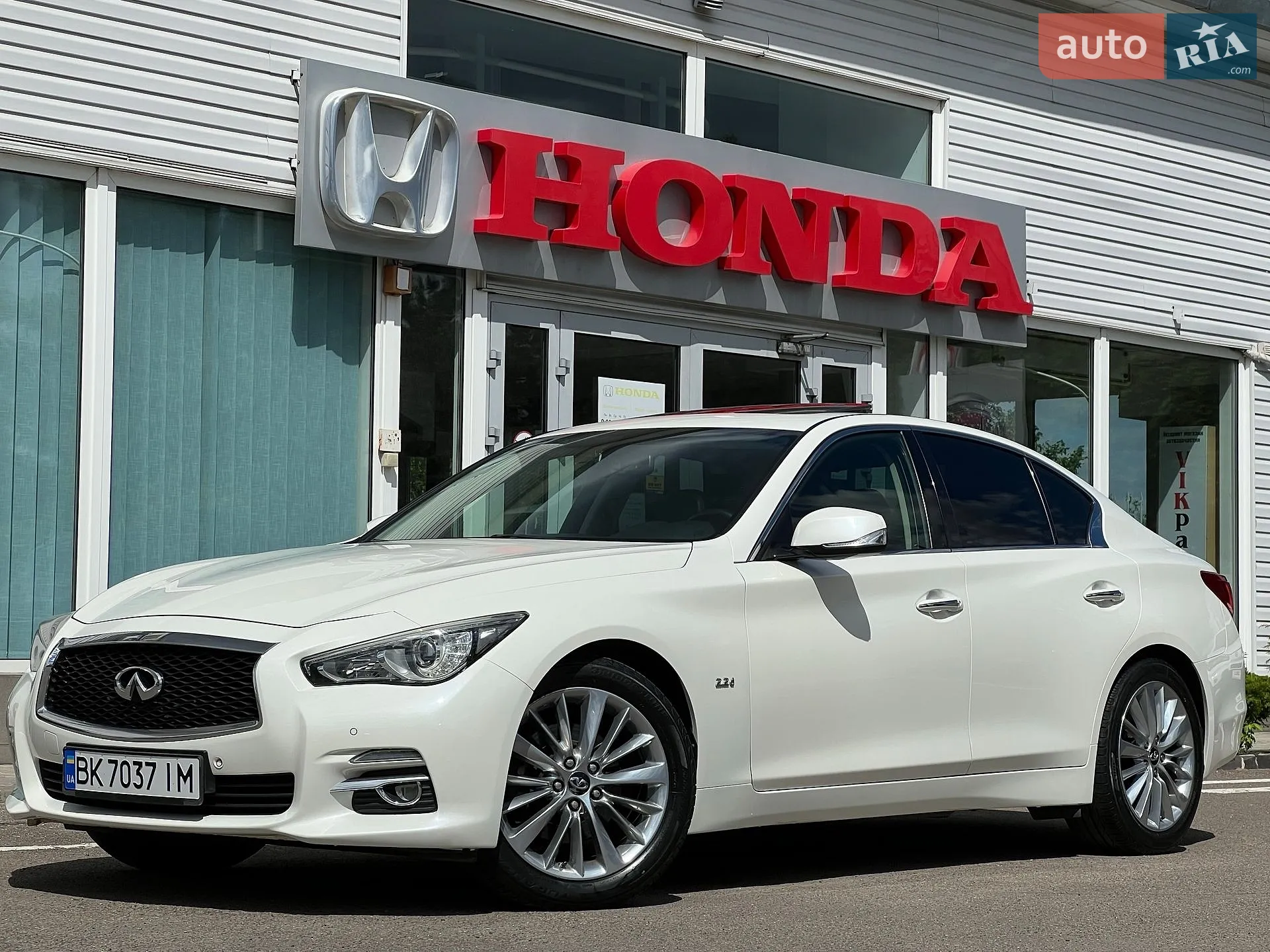 2016 Infiniti Q50 - мініатюра 2