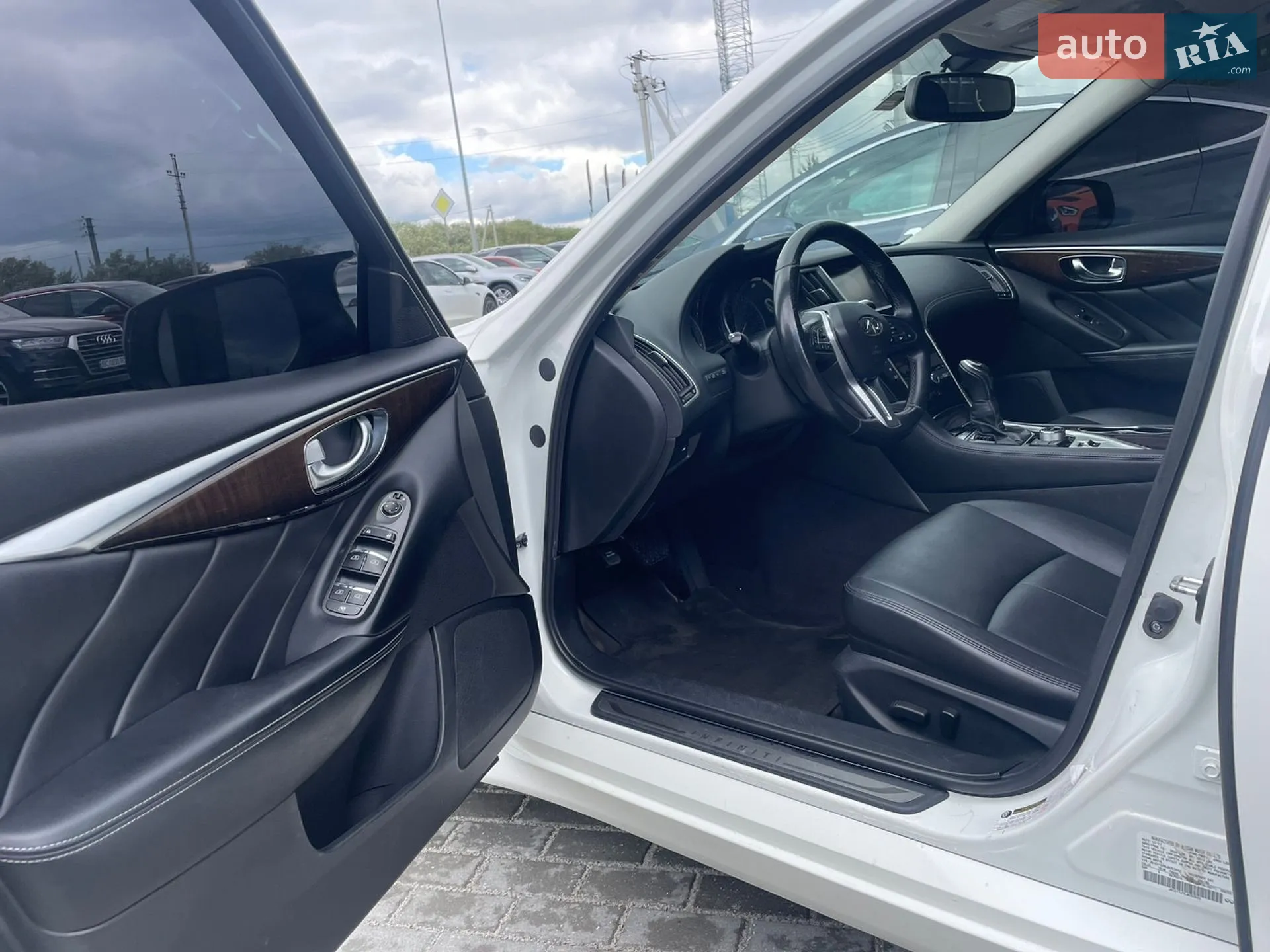 2017 Infiniti Q50 - мініатюра 7