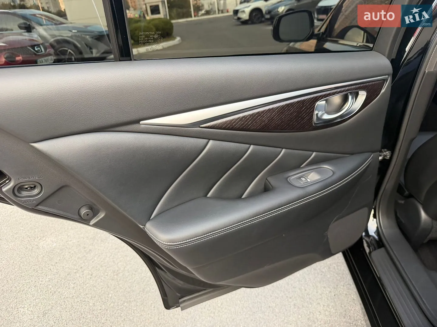 2017 Infiniti Q50 - мініатюра 13